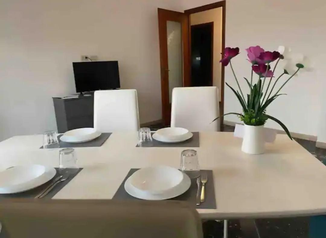 Galileo Train Station Welcome A&a Apartment Santhia